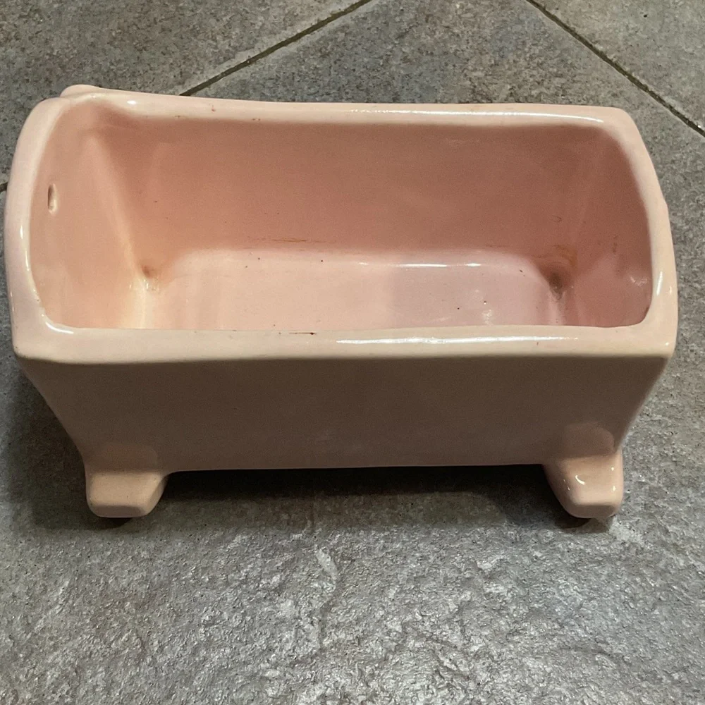 Elegant Pink Ceramic Bath Accessory